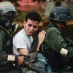 venezuela-manifestante-ksoH-U40515472757IKF-624×385@RC
