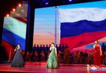 Función artística en honor a la delegación militar rusa