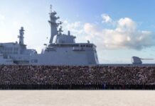 Kim Jong Un visita a los constructores del nuevo destructor multipropósitos