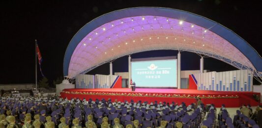 Kim Jong Un felicita a pilotos de la Fuerza Aérea de la RPDC (Exposición virtual, III Parte)